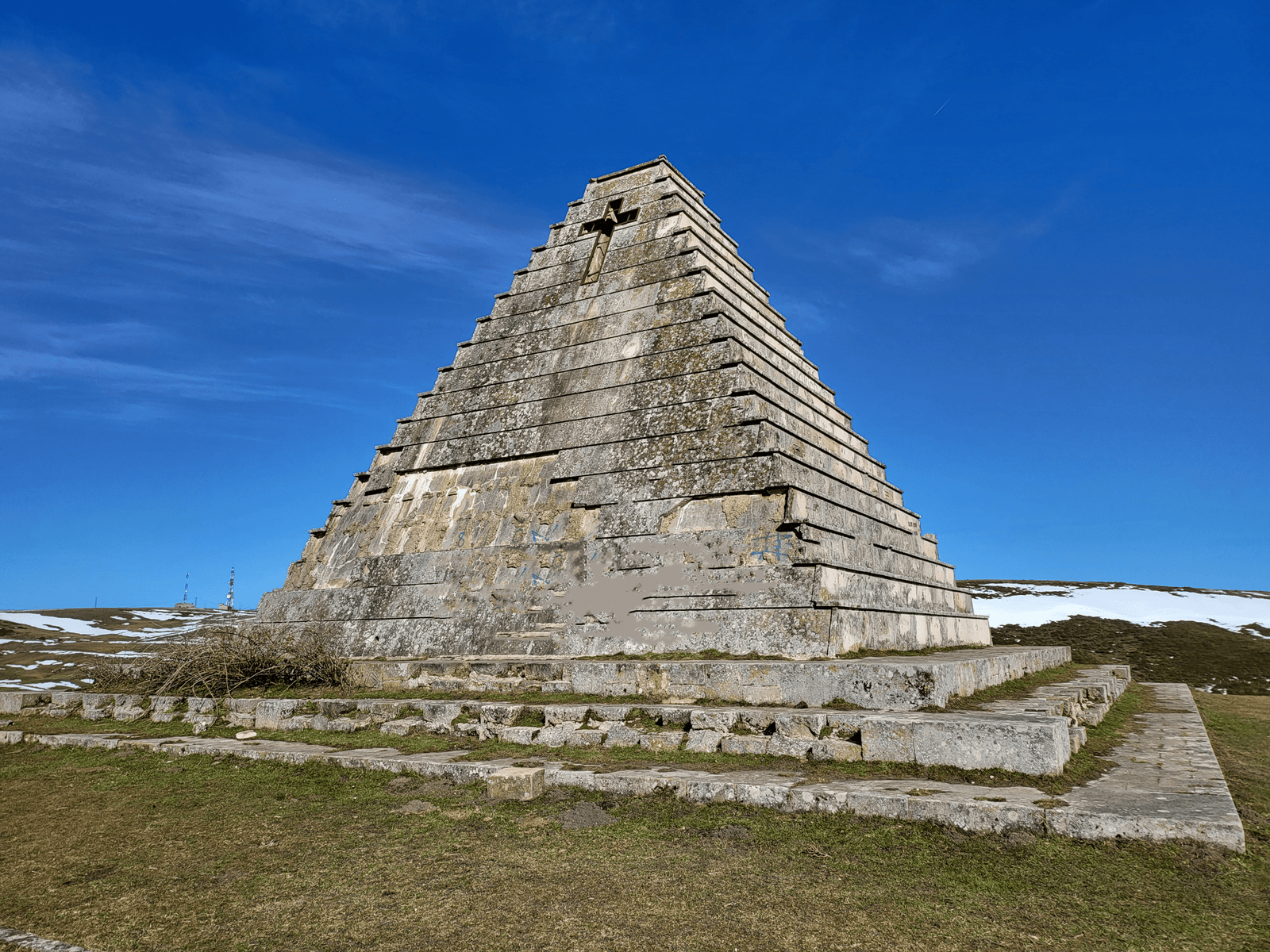 pirámide de los italianos